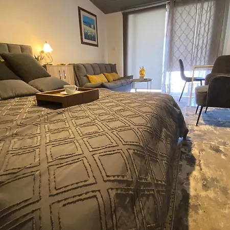 Apartment Mackenzie By The Sea Ground Floor *