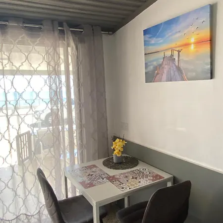 Apartment Mackenzie By The Sea Ground Floor *
