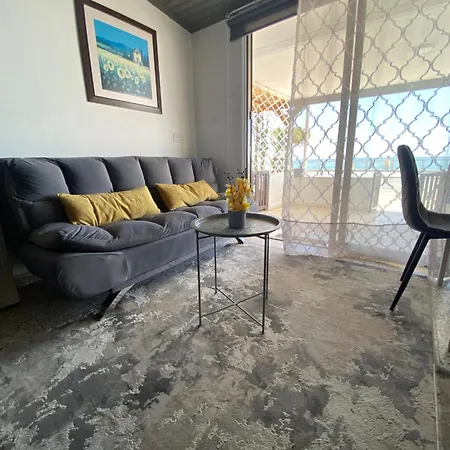 Apartment Mackenzie By The Sea Ground Floor Larnaca