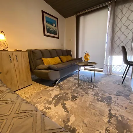 Mackenzie By The Sea Ground Floor Apartment *