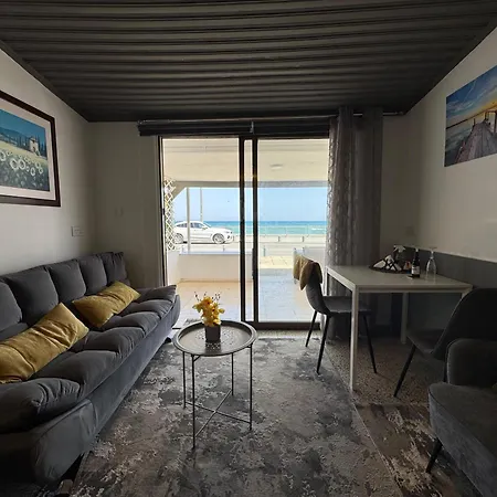 Apartment Mackenzie By The Sea Ground Floor *