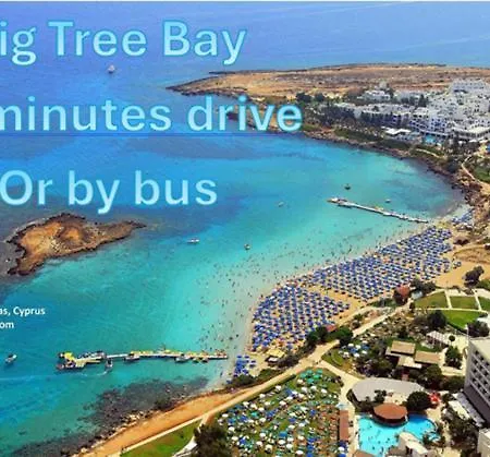 Mackenzie By The Sea Ground Floor Apartment Larnaca