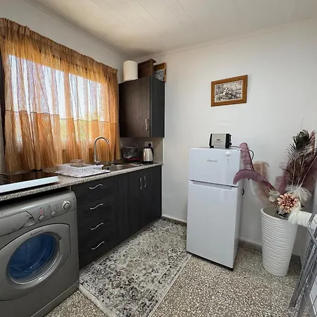 Mackenzie By The Sea Ground Floor Apartment