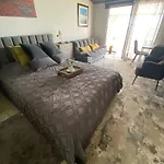 Mackenzie By The Sea Apartment *