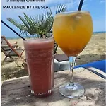 Apartment Mackenzie By The Sea *