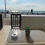 Apartment Mackenzie By The Sea *
