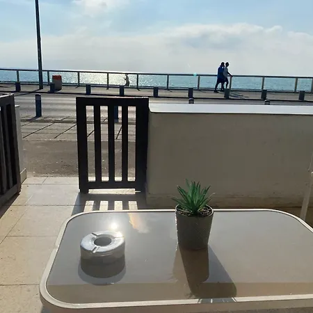 Apartament Mackenzie By The Sea One Bed Ground Floor *